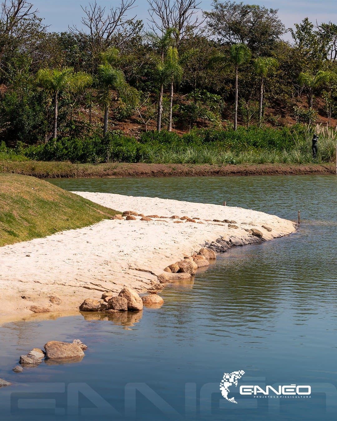 Construção de lago Grupo Ganéo